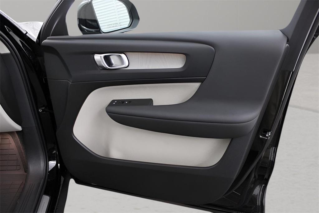 used 2025 Volvo XC40 car, priced at $42,989