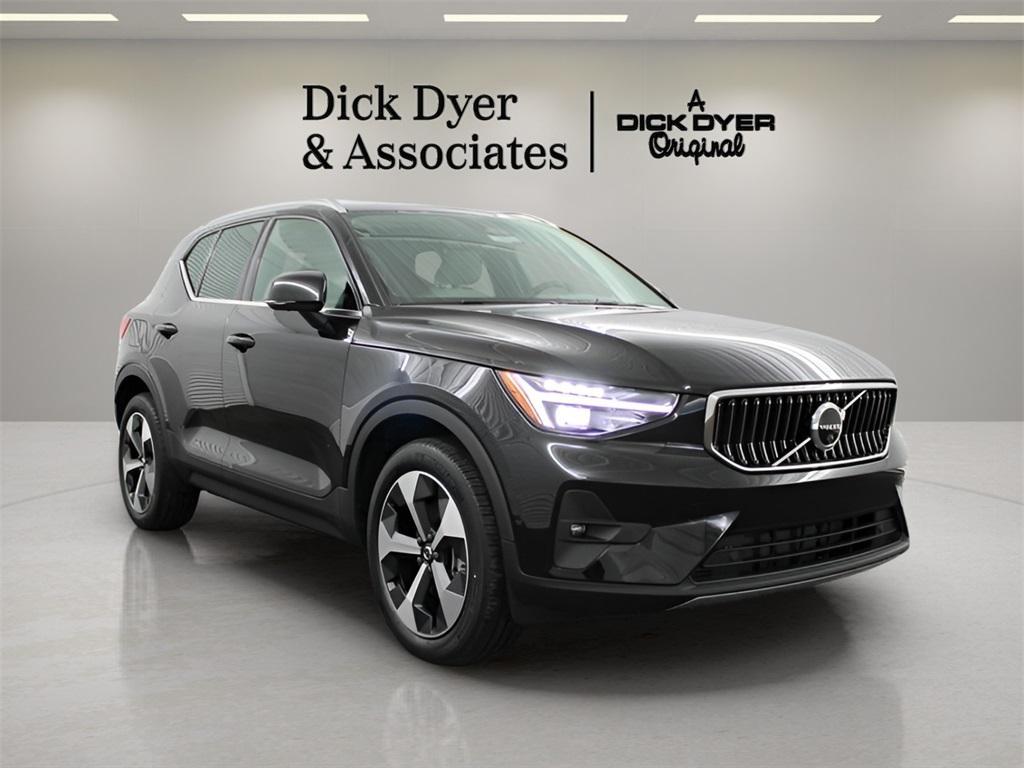 used 2025 Volvo XC40 car, priced at $42,989