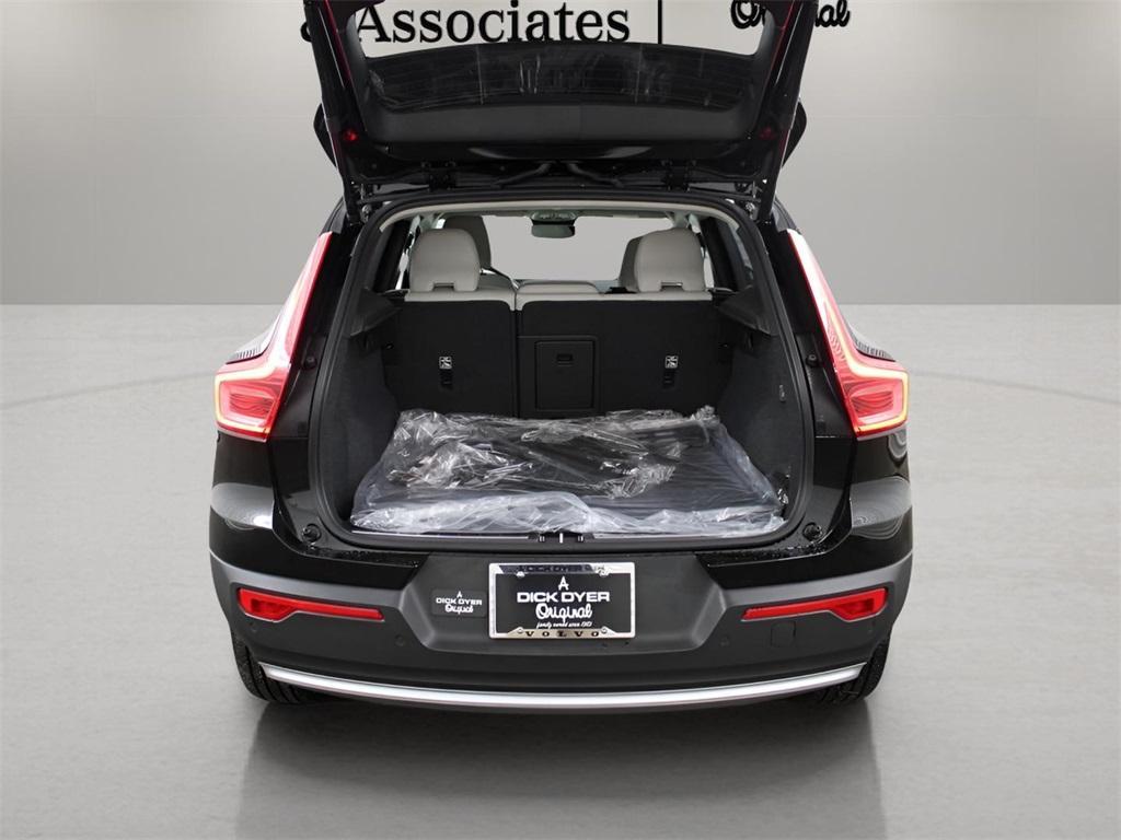 used 2025 Volvo XC40 car, priced at $42,989