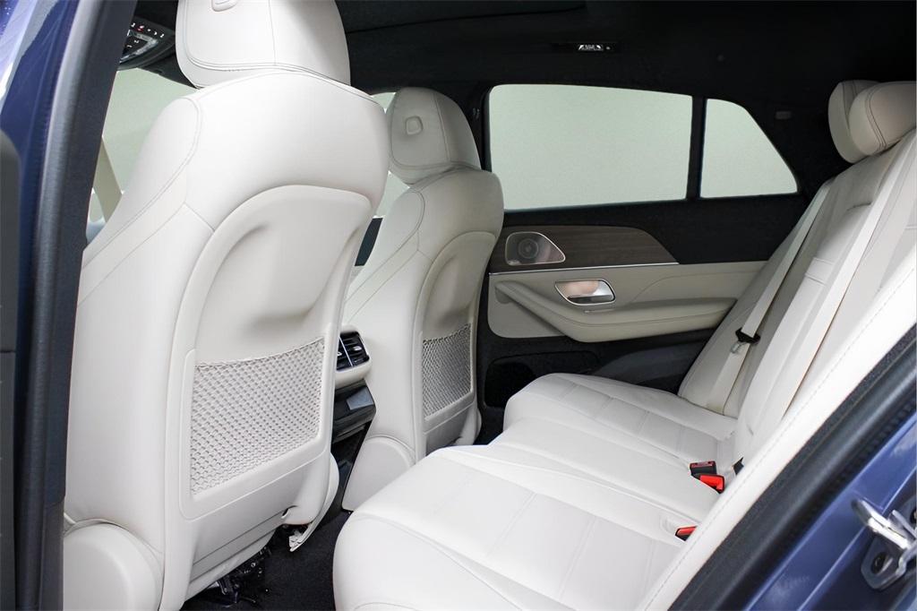 new 2025 Mercedes-Benz GLE 450 car, priced at $85,335