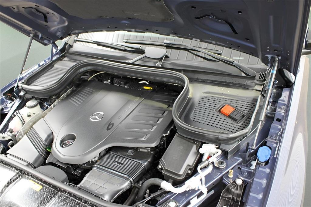 new 2025 Mercedes-Benz GLE 450 car, priced at $85,335