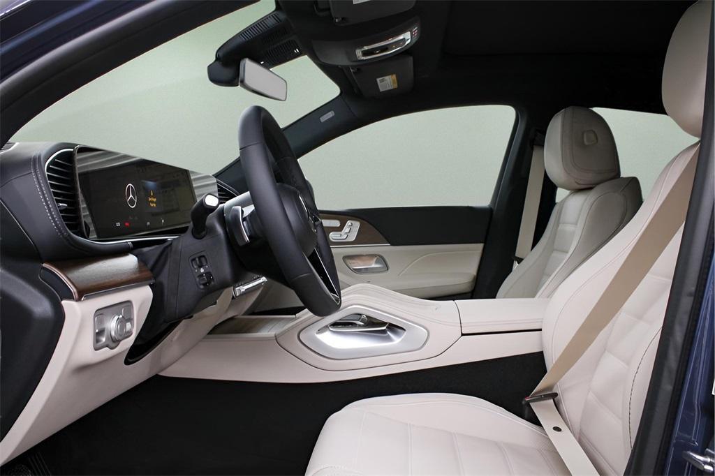 new 2025 Mercedes-Benz GLE 450 car, priced at $85,335