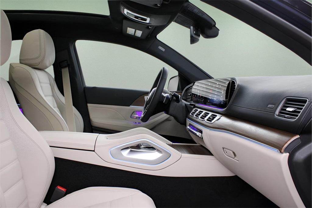 new 2025 Mercedes-Benz GLE 450 car, priced at $85,335