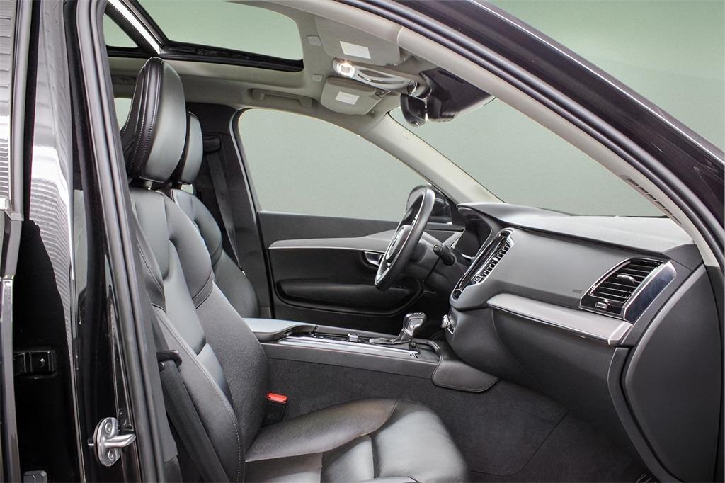 used 2022 Volvo XC90 car, priced at $36,989