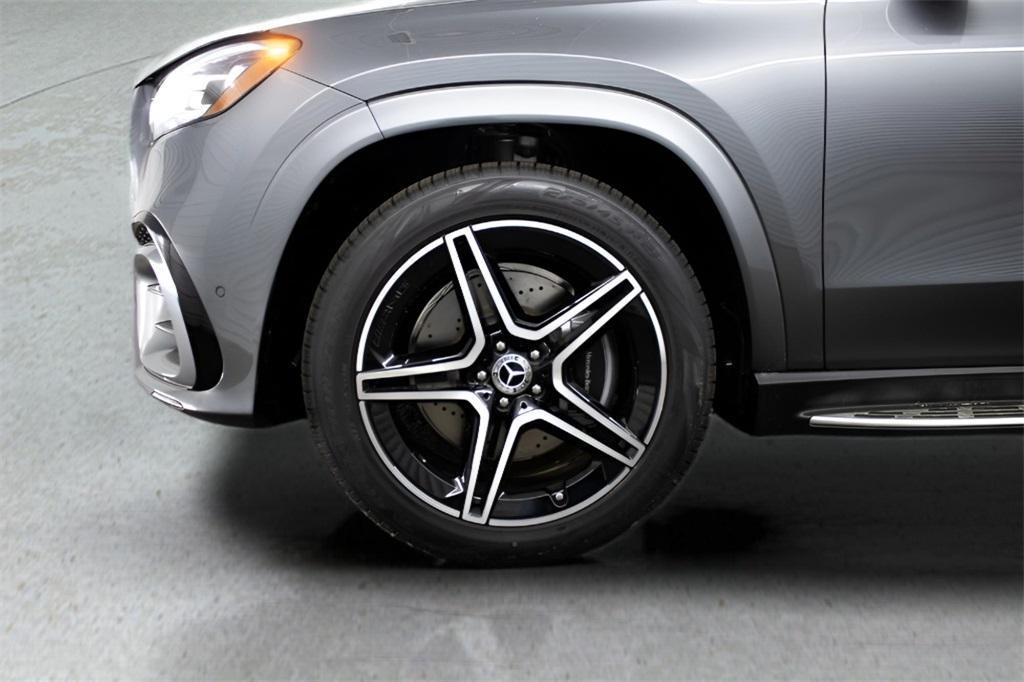 new 2024 Mercedes-Benz GLS 450 car, priced at $94,955