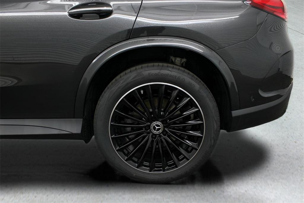 new 2025 Mercedes-Benz GLC 300 car, priced at $60,530