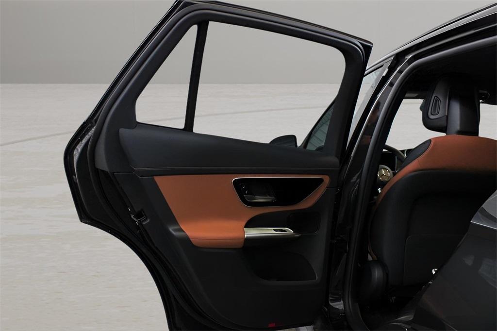 new 2025 Mercedes-Benz GLC 300 car, priced at $60,530