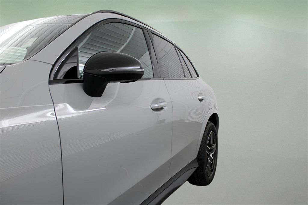 new 2025 Mercedes-Benz GLC 300 car, priced at $56,805