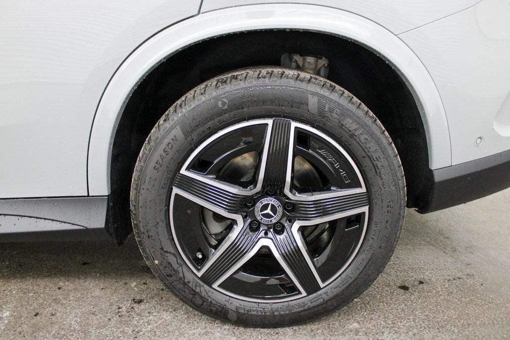 new 2025 Mercedes-Benz GLC 300 car, priced at $56,805