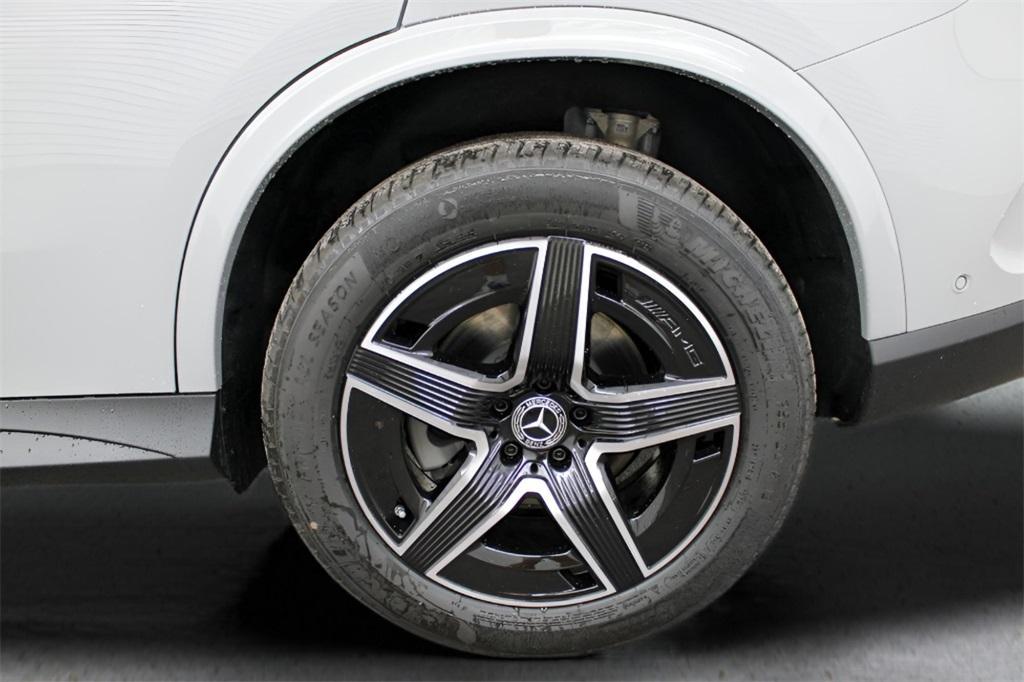 new 2025 Mercedes-Benz GLC 300 car, priced at $56,805