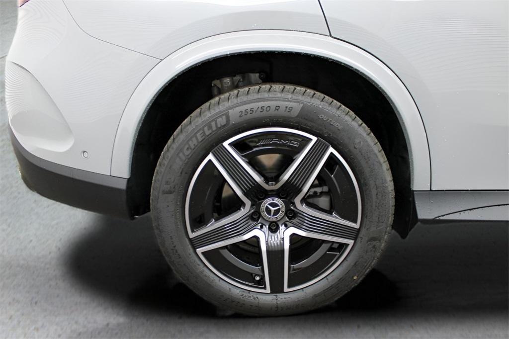 new 2025 Mercedes-Benz GLC 300 car, priced at $56,805