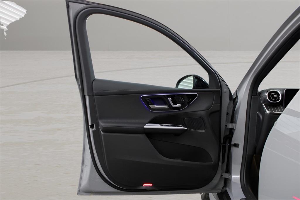 new 2025 Mercedes-Benz GLC 300 car, priced at $56,805