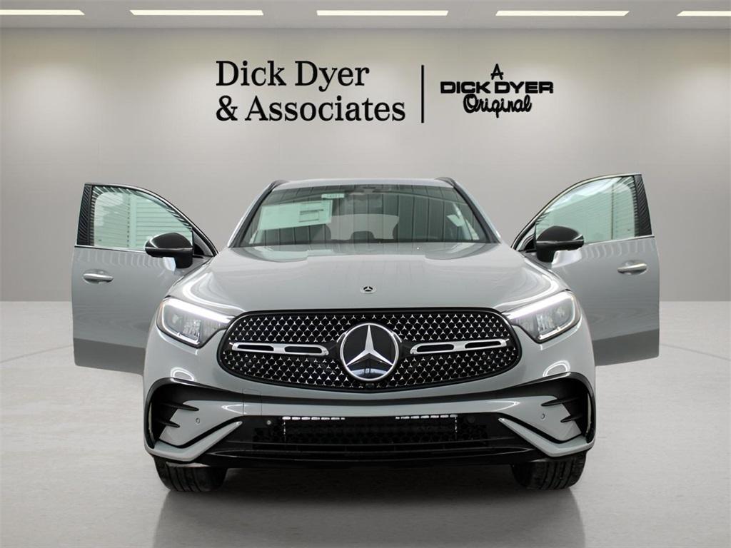 new 2025 Mercedes-Benz GLC 300 car, priced at $56,805