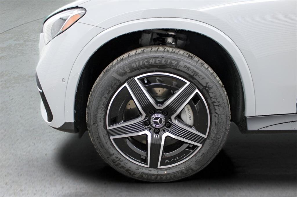 new 2025 Mercedes-Benz GLC 300 car, priced at $56,805