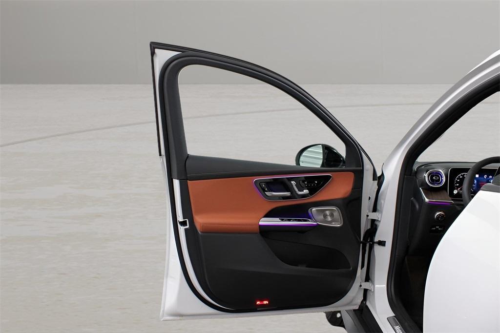 new 2025 Mercedes-Benz GLC 300 car, priced at $64,455