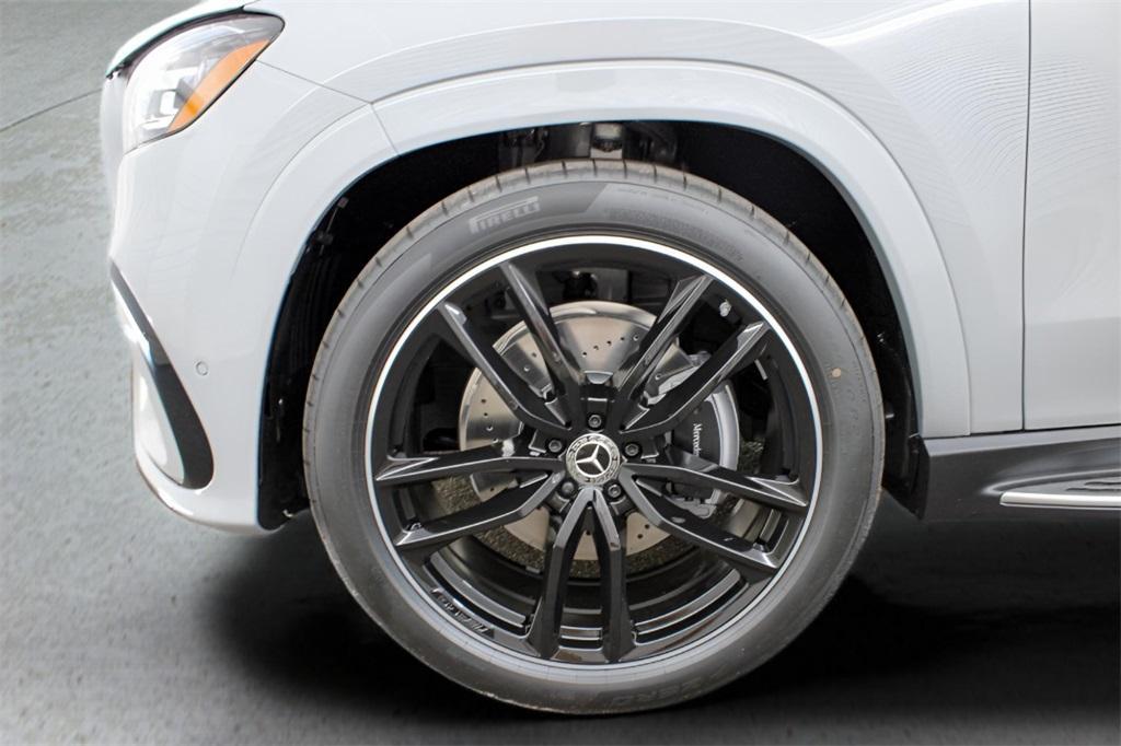 new 2025 Mercedes-Benz GLS 580 car, priced at $126,940