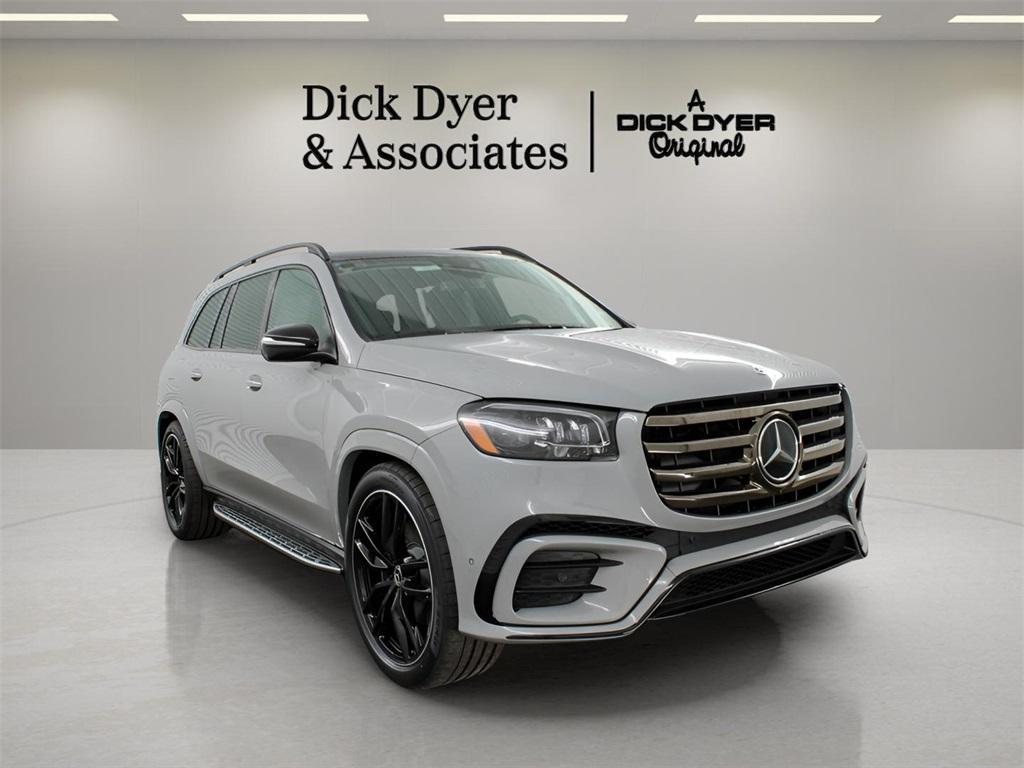new 2025 Mercedes-Benz GLS 580 car, priced at $126,940