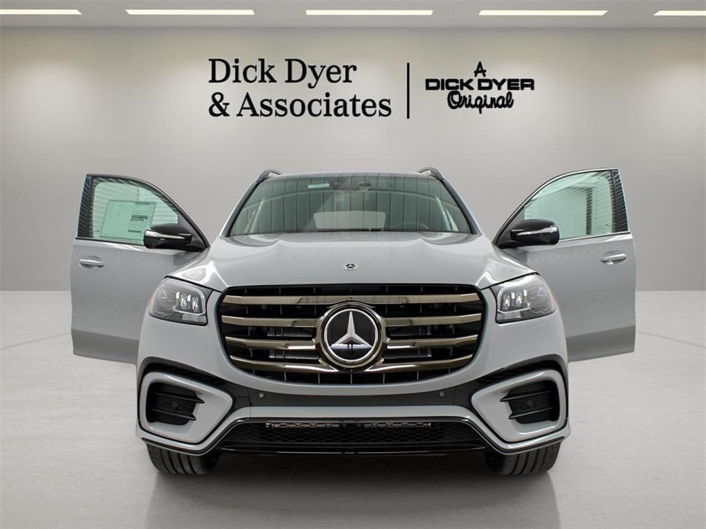 new 2025 Mercedes-Benz GLS 580 car, priced at $126,940