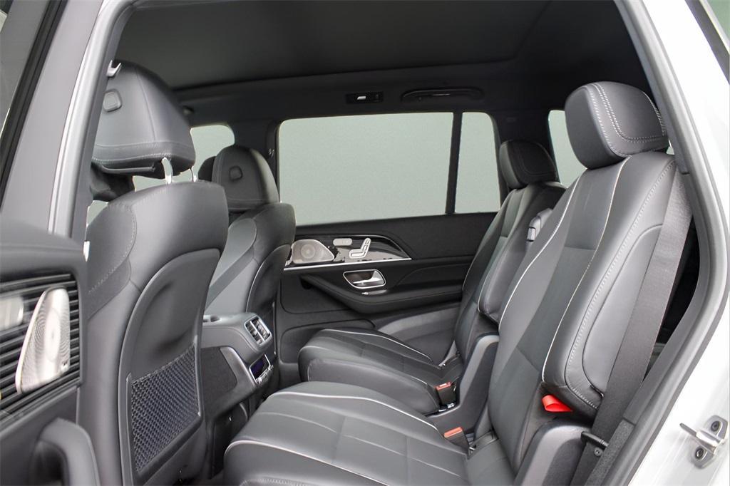 new 2025 Mercedes-Benz GLS 580 car, priced at $126,940