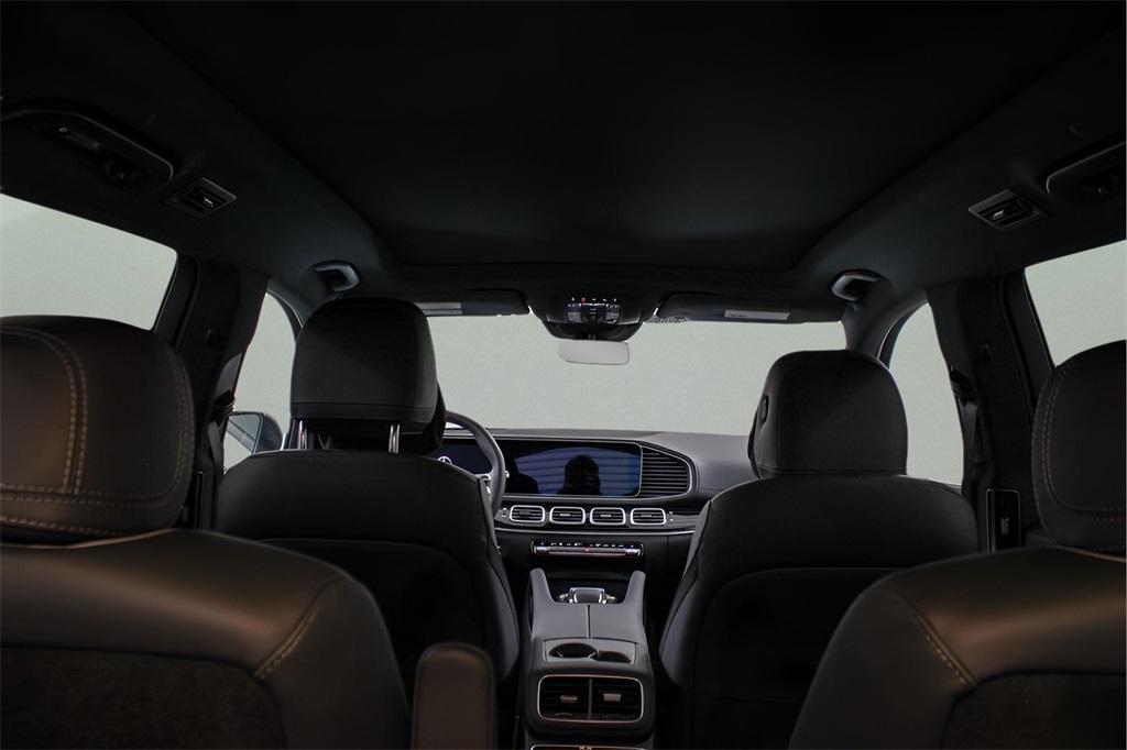 new 2025 Mercedes-Benz GLS 580 car, priced at $126,940