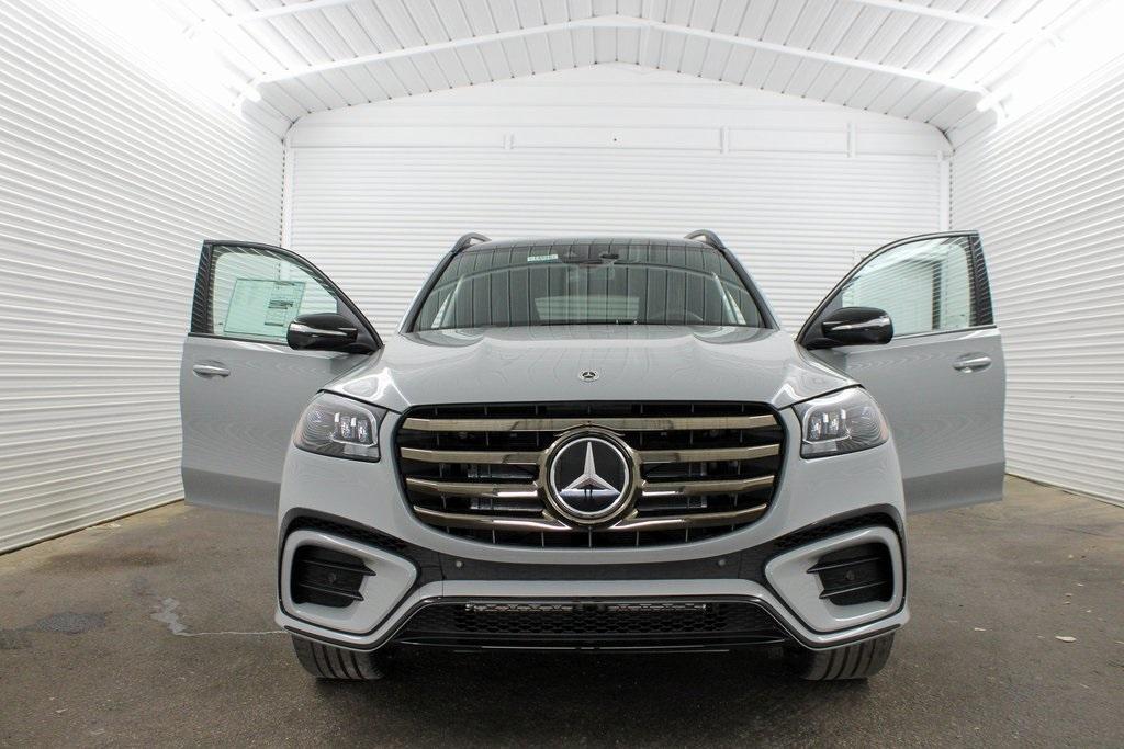 new 2025 Mercedes-Benz GLS 580 car, priced at $126,940