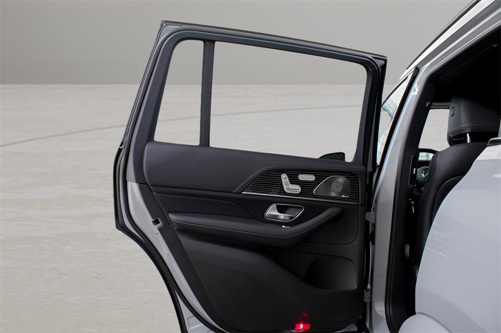 new 2025 Mercedes-Benz GLS 580 car, priced at $126,940