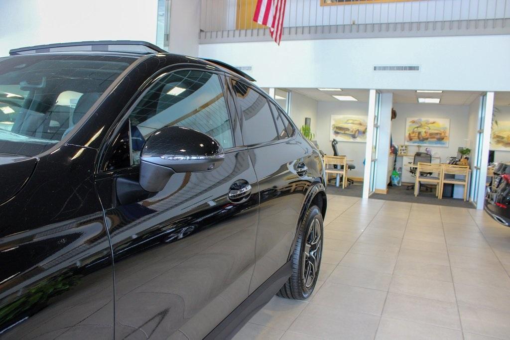 new 2025 Mercedes-Benz GLC 300 car, priced at $67,615