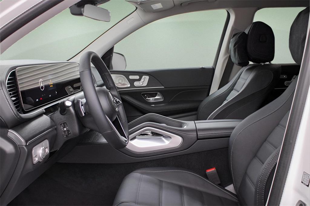 new 2025 Mercedes-Benz GLS 450 car, priced at $95,705