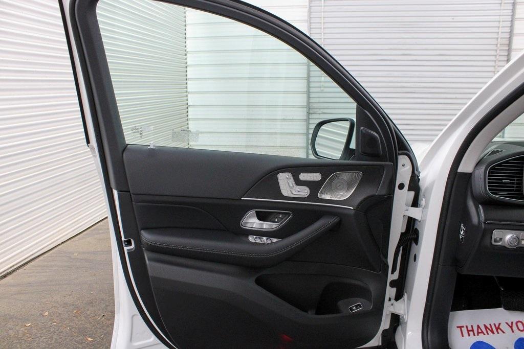 new 2025 Mercedes-Benz GLS 450 car, priced at $95,705