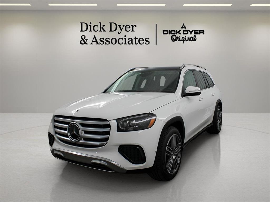 new 2025 Mercedes-Benz GLS 450 car, priced at $95,705