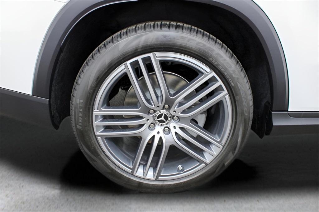 new 2025 Mercedes-Benz GLS 450 car, priced at $95,705