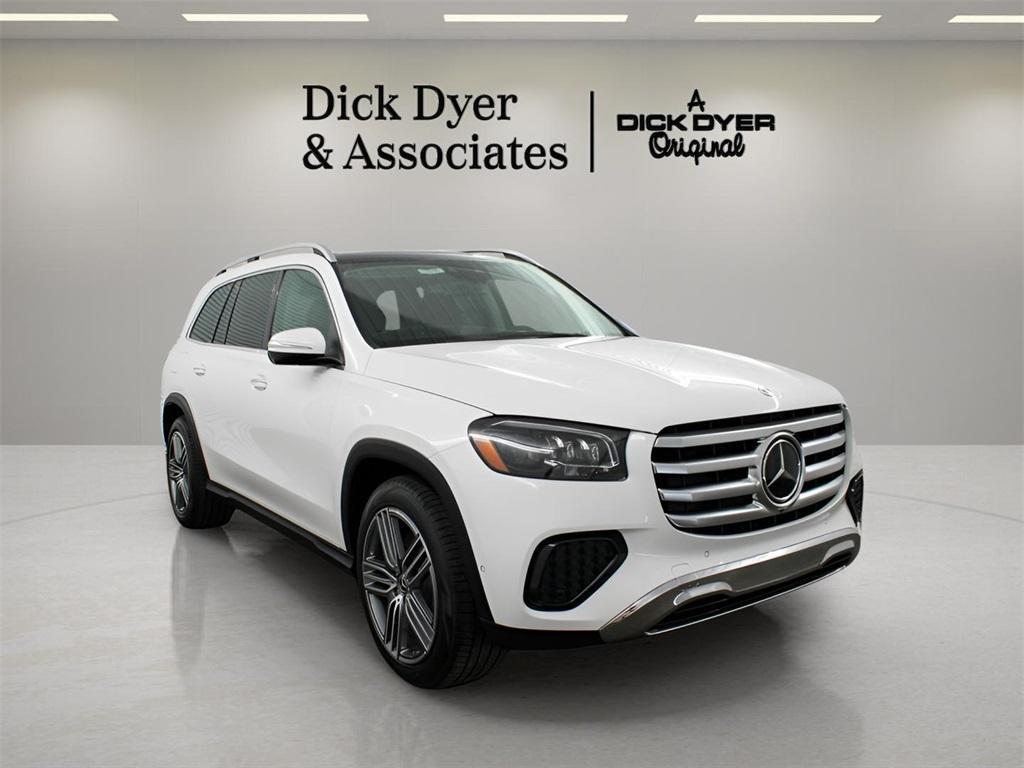 new 2025 Mercedes-Benz GLS 450 car, priced at $95,705
