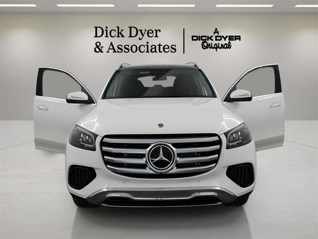 new 2025 Mercedes-Benz GLS 450 car, priced at $95,705