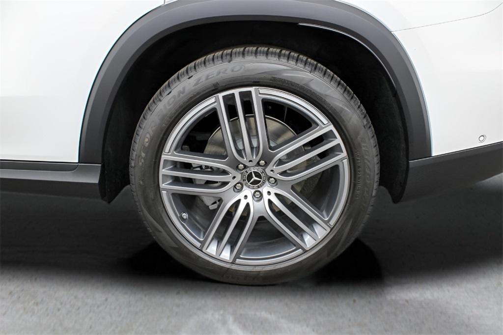 new 2025 Mercedes-Benz GLS 450 car, priced at $95,705