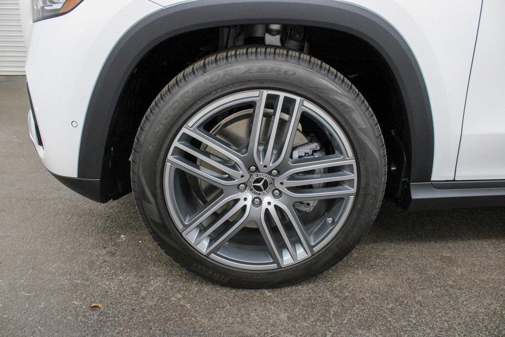 new 2025 Mercedes-Benz GLS 450 car, priced at $95,705