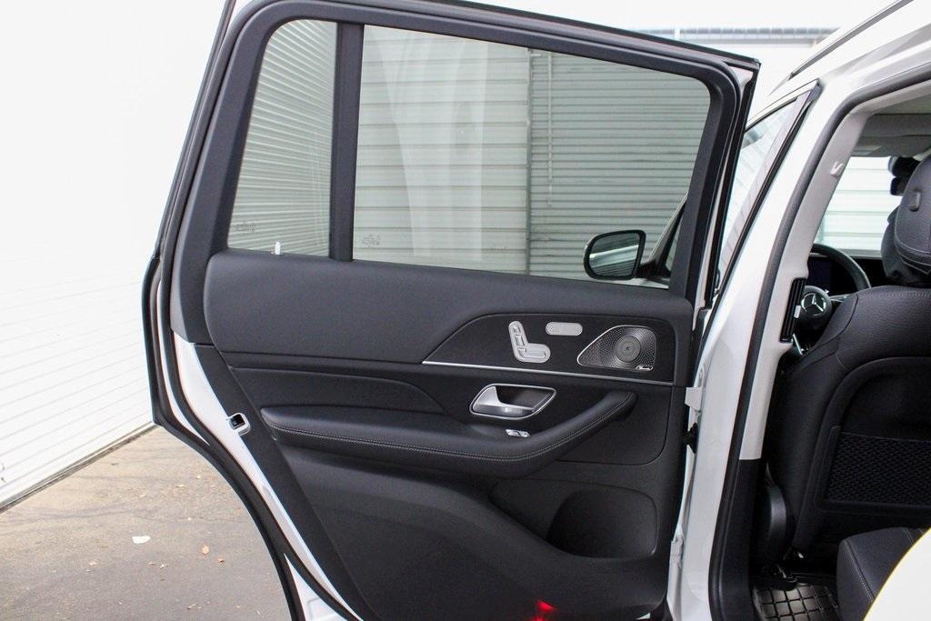 new 2025 Mercedes-Benz GLS 450 car, priced at $95,705