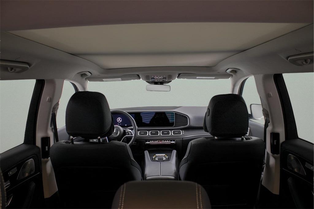 new 2025 Mercedes-Benz GLS 450 car, priced at $95,705