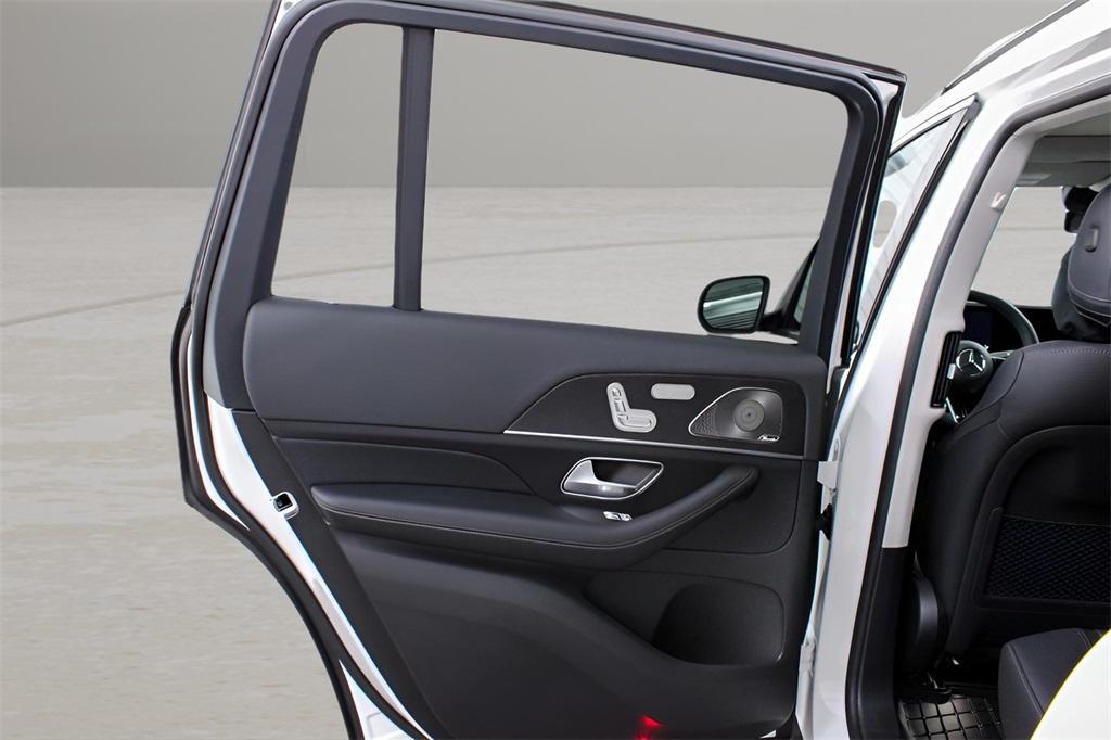 new 2025 Mercedes-Benz GLS 450 car, priced at $95,705