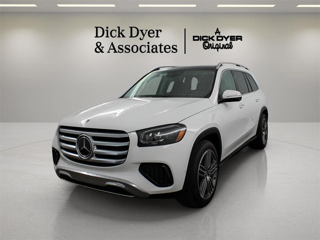 new 2025 Mercedes-Benz GLS 450 car, priced at $95,705