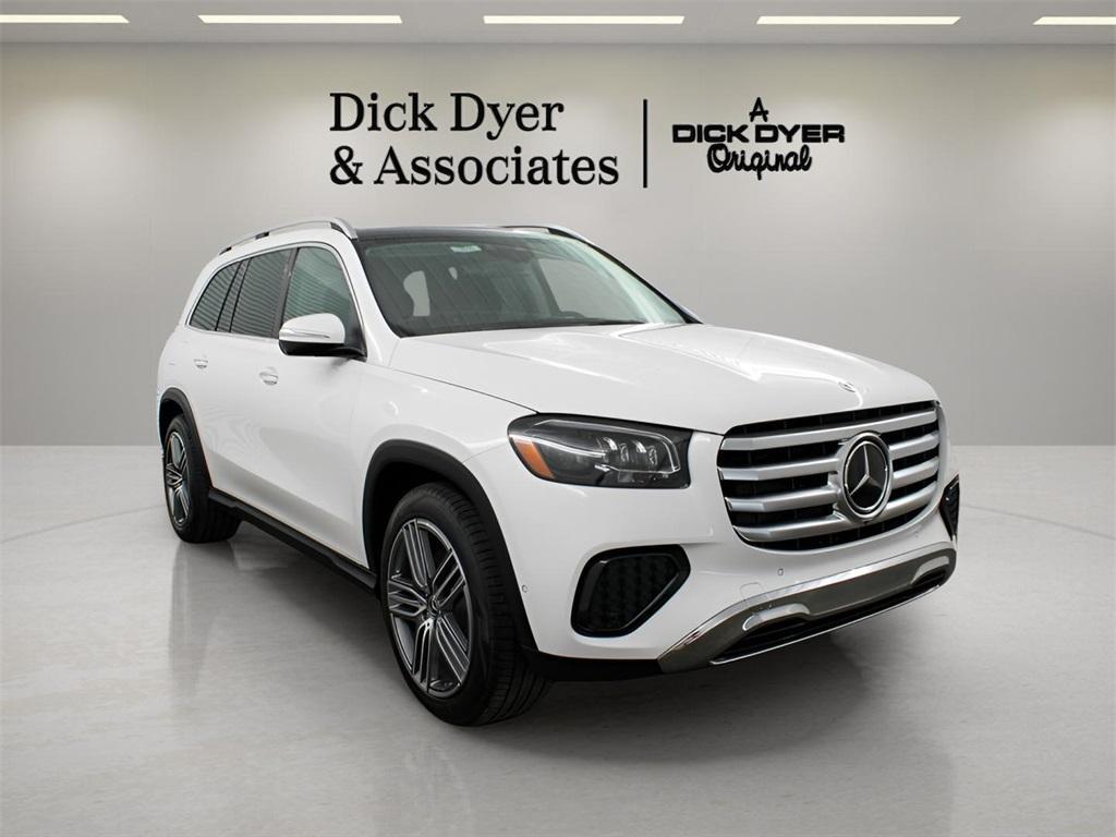 new 2025 Mercedes-Benz GLS 450 car, priced at $95,705