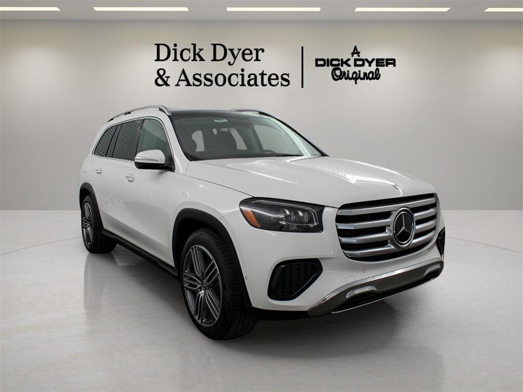 new 2025 Mercedes-Benz GLS 450 car, priced at $95,705