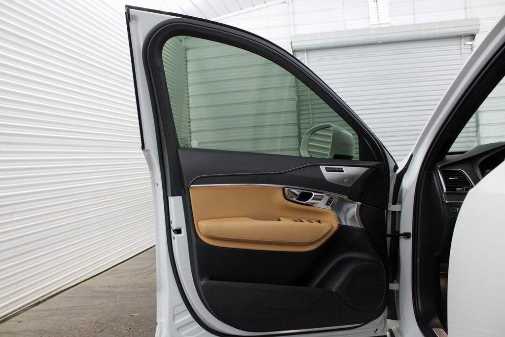 used 2021 Volvo XC90 Recharge Plug-In Hybrid car, priced at $45,989