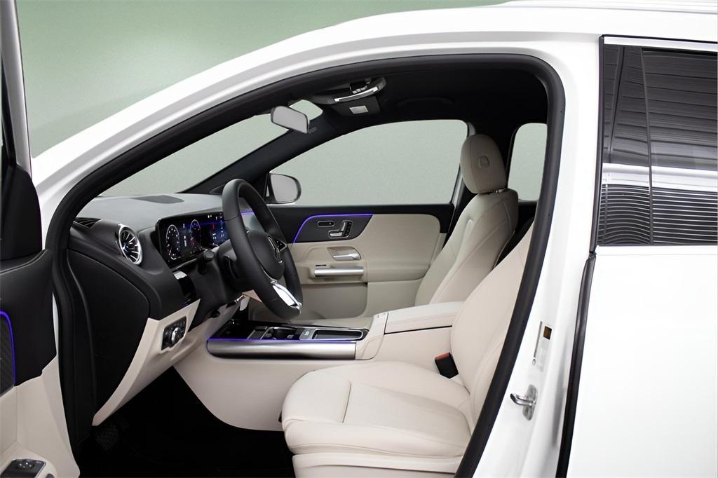 new 2025 Mercedes-Benz GLA 250 car, priced at $46,920