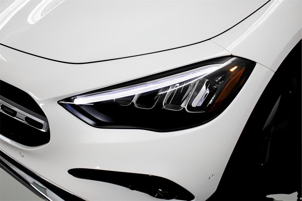 new 2025 Mercedes-Benz GLA 250 car, priced at $46,920