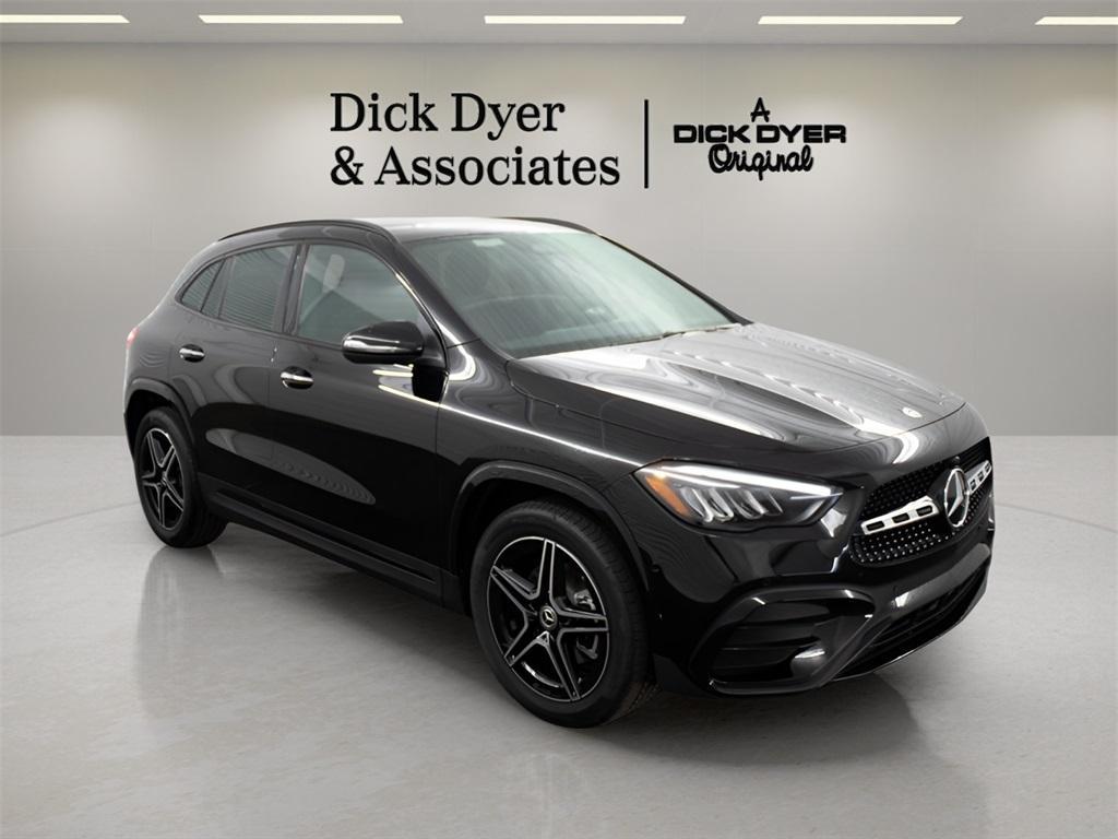 used 2025 Mercedes-Benz GLA 250 car, priced at $43,989