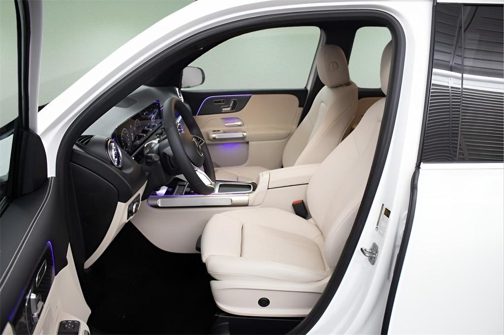 used 2025 Mercedes-Benz GLB 250 car, priced at $42,989