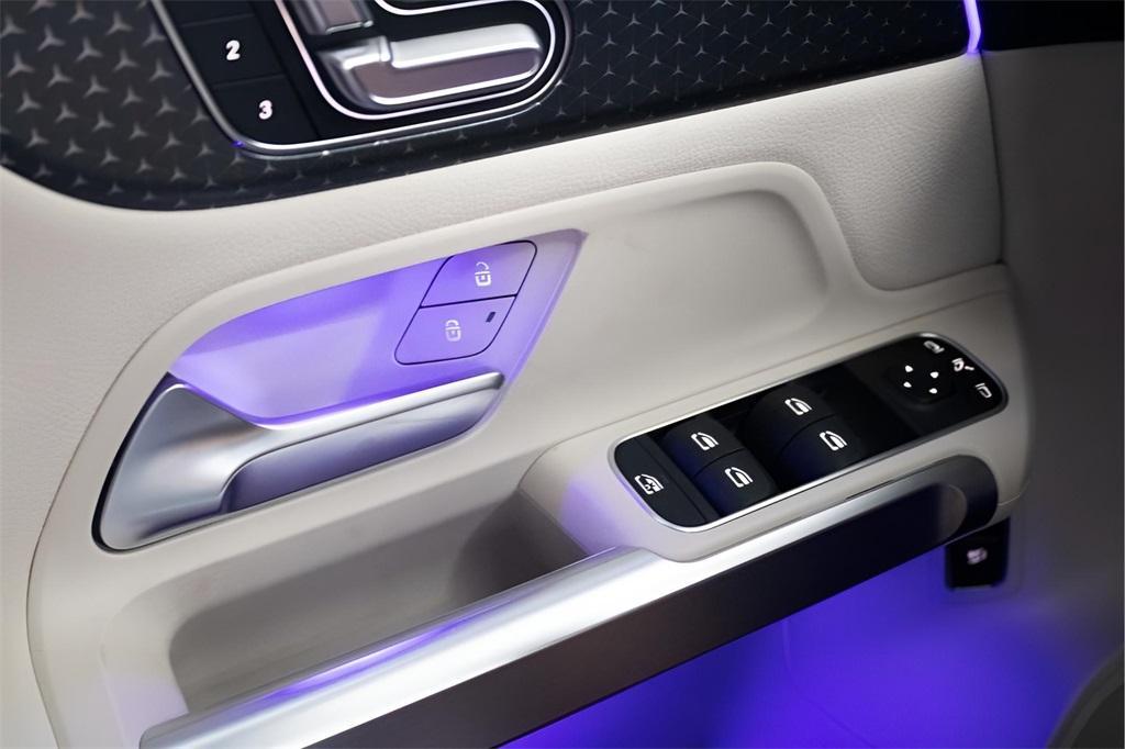 used 2025 Mercedes-Benz GLB 250 car, priced at $42,989