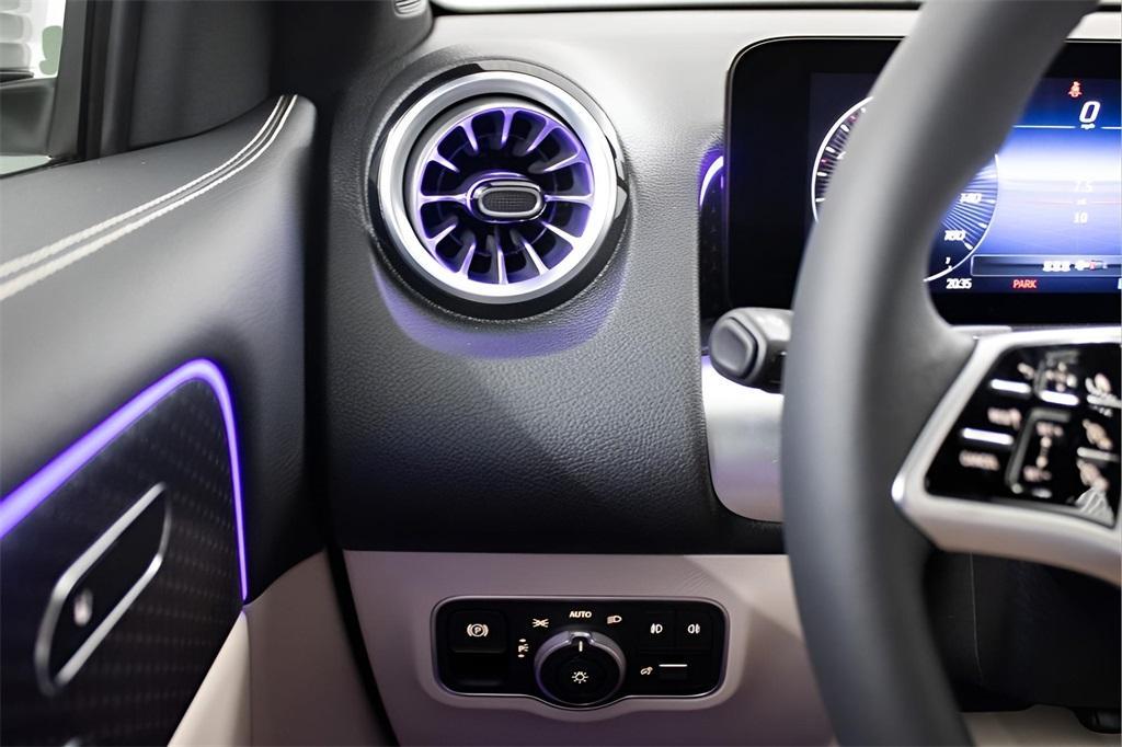 used 2025 Mercedes-Benz GLB 250 car, priced at $42,989