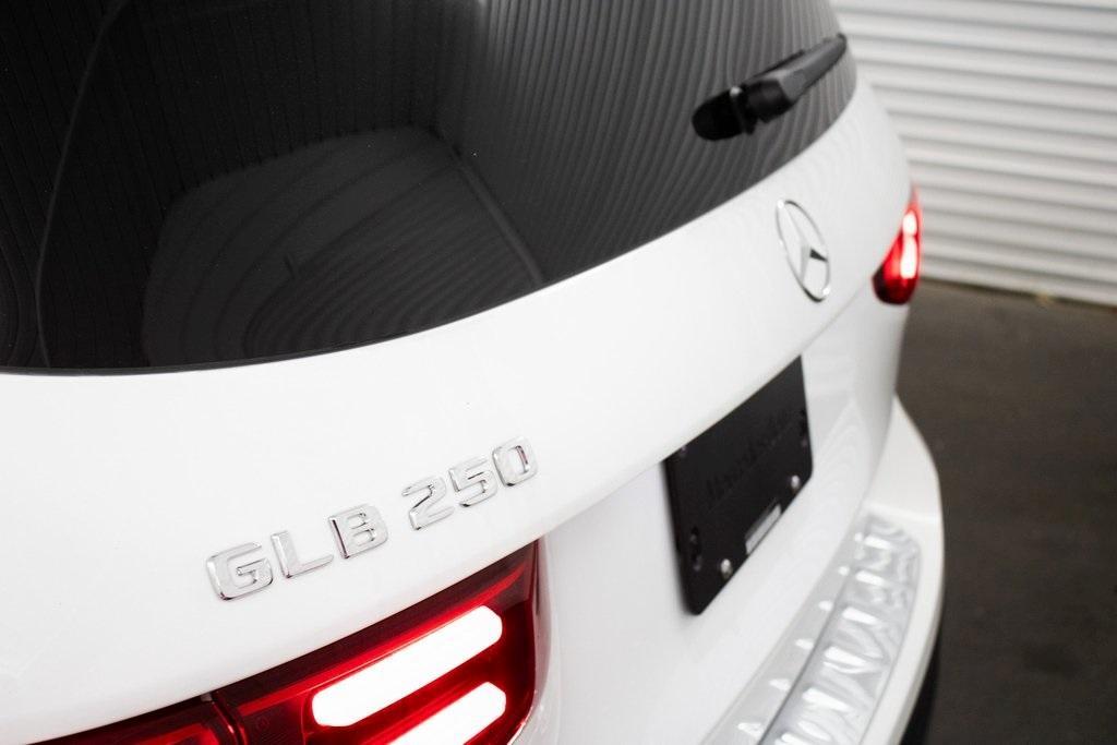 new 2025 Mercedes-Benz GLB 250 car, priced at $47,145