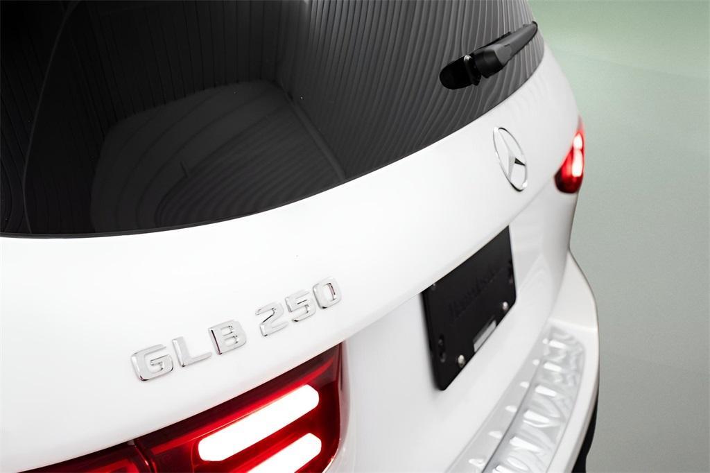 used 2025 Mercedes-Benz GLB 250 car, priced at $42,989